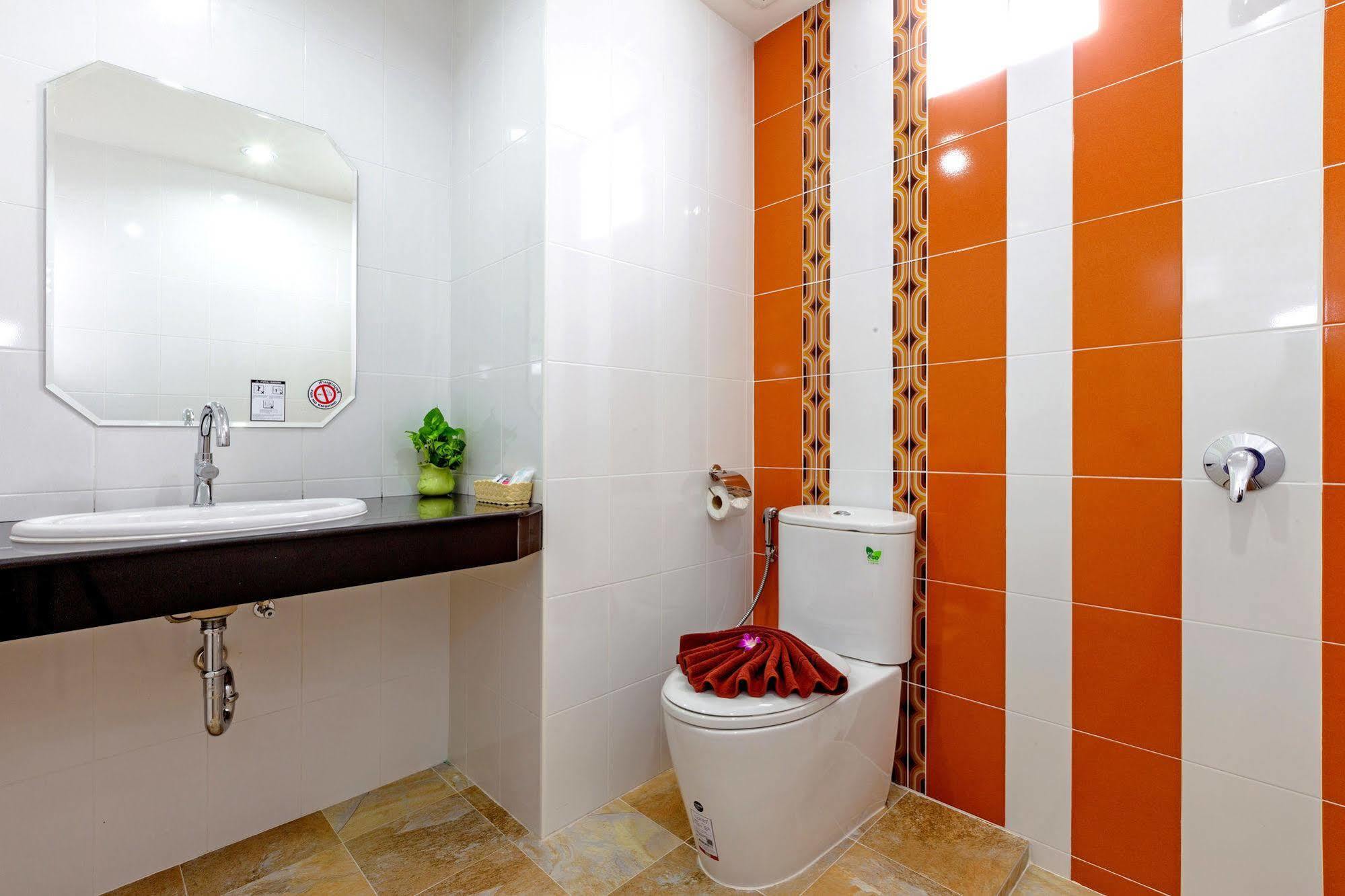 Phusita Hotel - Sha Certified Patong Luaran gambar